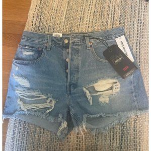BRAND NEW LEVI 501 JEAN SHORTS